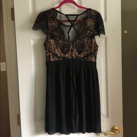 Dress - Picture 3 of 4